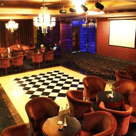 Moonstar Hotel Ya'an Bagian luar foto