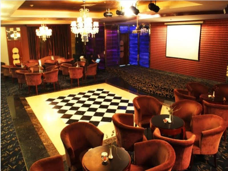 Moonstar Hotel Ya'an Bagian luar foto